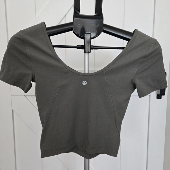 LULULEMON BUNDLE 4 Leggings, 1 Short, 1 Top SIZE 2 - Picture 15 of 16